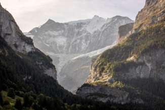 Hike to the Bäregghütte in Grindelwald.