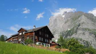 Appartement-chalet situé dans un endroit calme avec une belle vue sur les montagnes