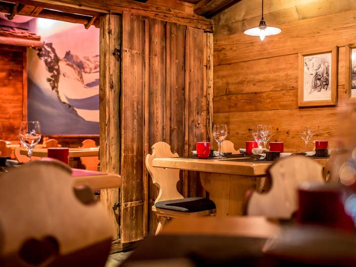 Barry's Restaurant, Bar & Lounge